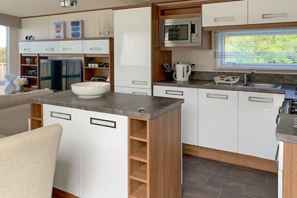 Milano Lodge - Gwalia Falls, Tresaith Beach, Cardigan, Ceredigion