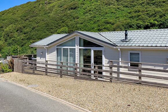 Cascade Lodge 2 - Gwalia Falls, Tresaith Beach, Cardigan, Ceredigion
