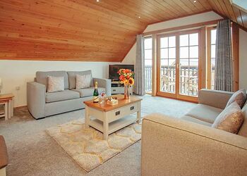 6 Person Scandinavian Kinder Hot Tub Lodge (Pet) - Gwel an Mor, Feadon Lane, Portreath