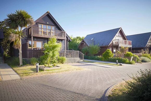 6 Person Scandinavian Kinder Hot Tub Lodge (Pet) - Gwel an Mor, Feadon Lane, Portreath