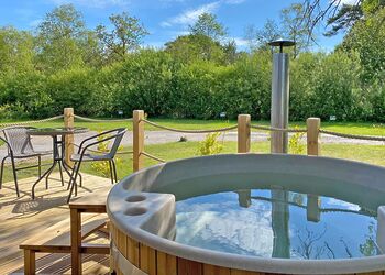 Rustic Pod VIP - Hall More, Hale