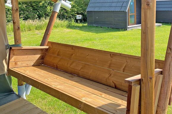 Rustic Pod VIP PF - Hall More, Hale