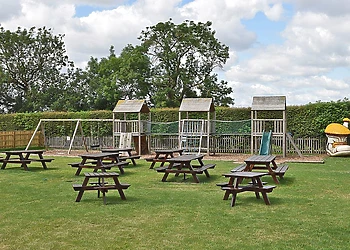 Hamlet Rise, Arnold