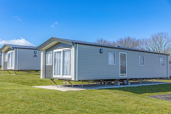 Gold  3 Caravan with Decking (Pet) - Hart&rsquo;s, Leysdown, Isle of Sheppey