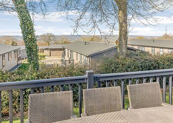 Austen Premier - Hawkchurch Resort and Spa, Axminster