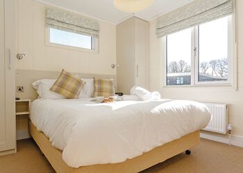 Austen Premier - Hawkchurch Resort and Spa, Axminster