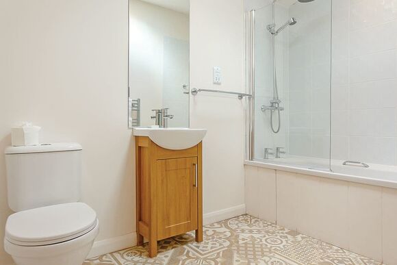 Hardy Lodge - Hawkchurch Resort and Spa, Axminster