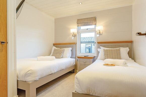 Coleridge Lodge - Hawkchurch Resort and Spa, Axminster