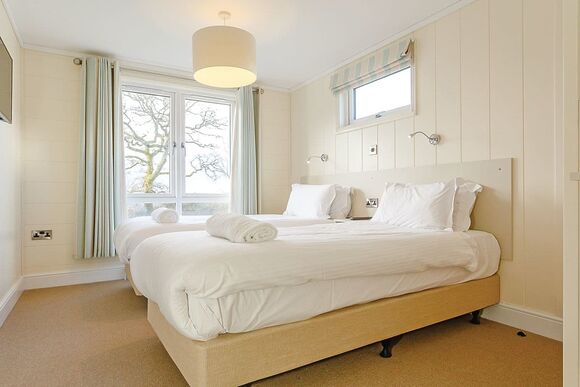 Marple Premier - Hawkchurch Resort and Spa, Axminster