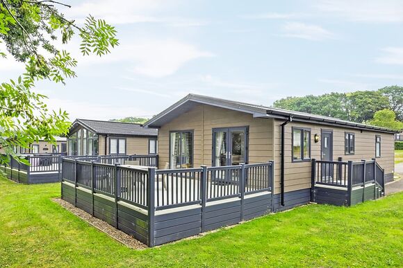 Warner Lodge - Hawkchurch Resort and Spa, Axminster