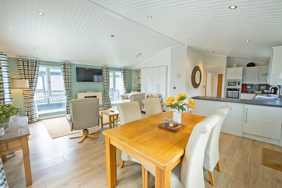 Warner Lodge - Hawkchurch Resort and Spa, Axminster