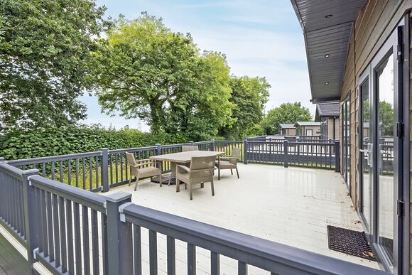 Warner Lodge - Hawkchurch Resort and Spa, Axminster