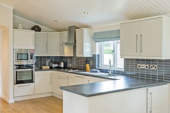 Warner Lodge - Hawkchurch Resort and Spa, Axminster