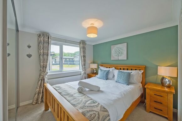Warner Lodge - Hawkchurch Resort and Spa, Axminster