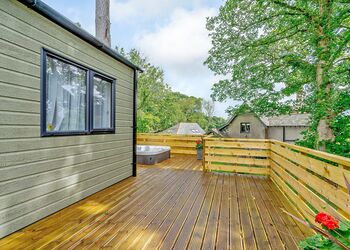 Luxury 2 bedroom holiday home with hot tubPet Friendly - Herdwick Croft, Bassenthwaite, near Keswick