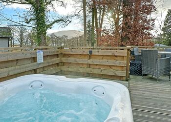 Luxury 2 bedroom holiday home with hot tubPet Friendly - Herdwick Croft, Bassenthwaite, near Keswick