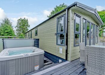 Premium 2 bedroom holiday home with hot tubPet friendly - Herdwick Croft, Bassenthwaite, near Keswick