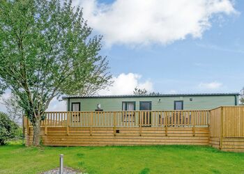 Superior Hot Tub 2 bedroom Holiday Home sleeps 4 Pet Friendly - Herdwick Croft, Bassenthwaite, near Keswick