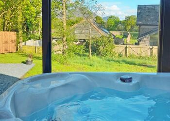 Glamping Pod with hot tubPet Friendly - Herdwick Croft, Bassenthwaite, near Keswick