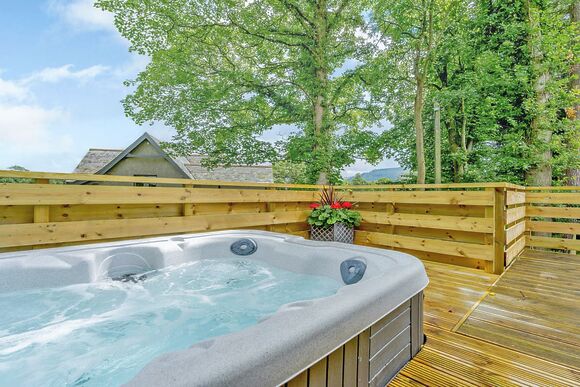 Luxury 2 bedroom holiday home with hot tubPet Friendly - Herdwick Croft, Bassenthwaite, near Keswick