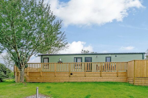 Superior Hot Tub 2 bedroom Holiday Home sleeps 4 Pet Friendly - Herdwick Croft, Bassenthwaite, near Keswick