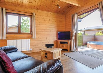 Blyth Lodge - Heathside Lodges, Wenhaston, Halesworth