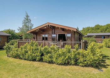 Waveney Lodge - Heathside Lodges, Wenhaston, Halesworth