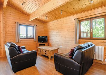 Waveney Lodge - Heathside Lodges, Wenhaston, Halesworth