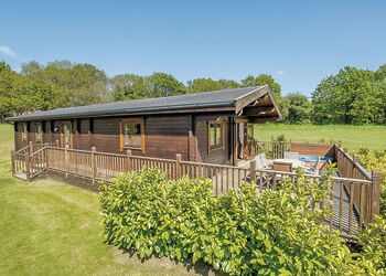 Deben Lodge - Heathside Lodges, Wenhaston, Halesworth