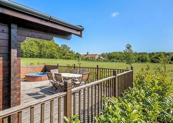 Deben Lodge - Heathside Lodges, Wenhaston, Halesworth