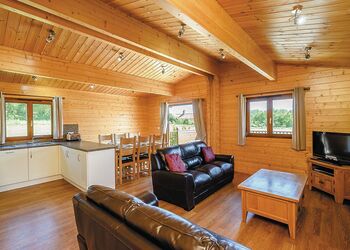 Deben Lodge - Heathside Lodges, Wenhaston, Halesworth