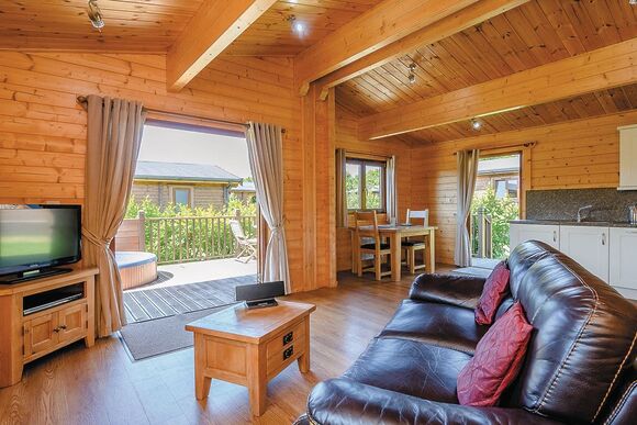 Blyth Lodge - Heathside Lodges, Wenhaston, Halesworth