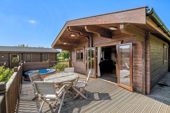 Waveney Lodge - Heathside Lodges, Wenhaston, Halesworth