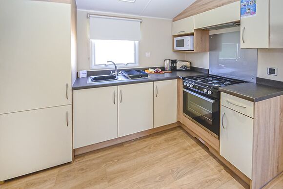 Gold  4 Caravan (Pet) - Hedley Wood Holiday Park, Bridgerule, Holsworthy