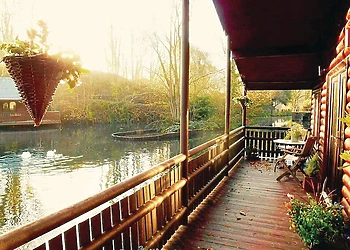 Heron Lakeside Lodge