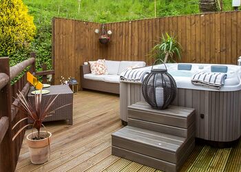 Kingfisher Lakeside Lodge - Herons Lake Retreat, Caerwys, Flintshire