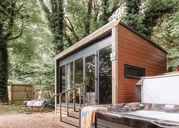 Skylark Pod - Herons Lake Retreat, Caerwys, Flintshire