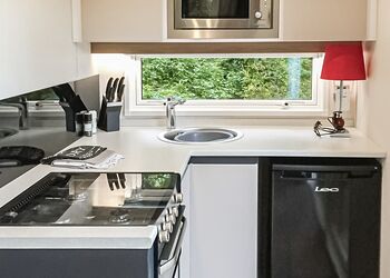 Skylark Pod - Herons Lake Retreat, Caerwys, Flintshire