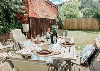 Moorhen Cottage - Herons Lake Retreat, Caerwys, Flintshire