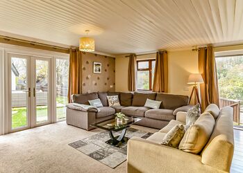 Moorhen Cottage - Herons Lake Retreat, Caerwys, Flintshire