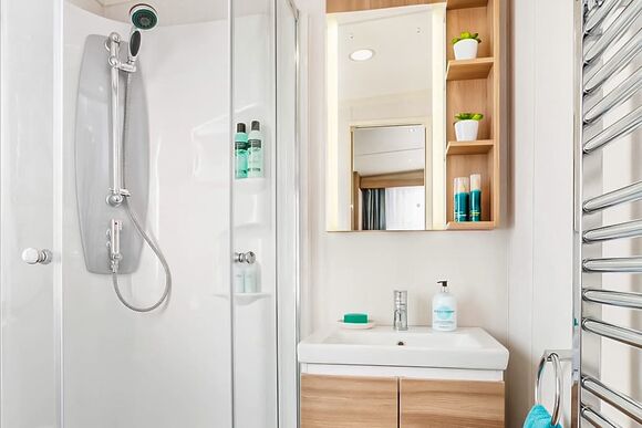 Skylark Pod - Herons Lake Retreat, Caerwys, Flintshire