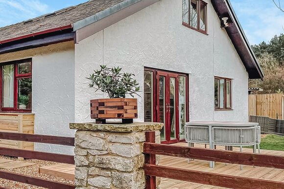 Moorhen Cottage - Herons Lake Retreat, Caerwys, Flintshire