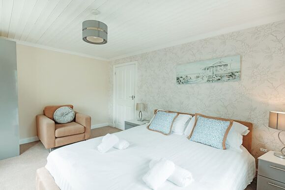 Moorhen Cottage - Herons Lake Retreat, Caerwys, Flintshire