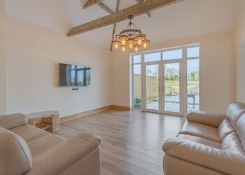 The Corn Store - Helsey Farm Cottages, Helsey