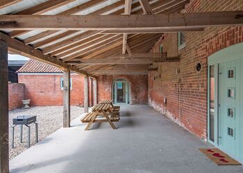 The Corn Store - Helsey Farm Cottages, Helsey