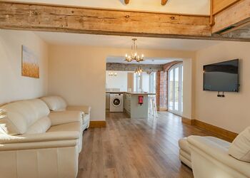 The Corn Store - Helsey Farm Cottages, Helsey