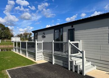 Platinum 6 berth Lodge Hot Tub - Helsey Farm Cottages, Helsey