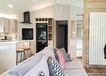 Platinum 6 berth Lodge Hot Tub - Helsey Farm Cottages, Helsey