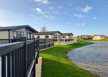 Platinum 4 berth Lodge - Helsey Farm Cottages, Helsey