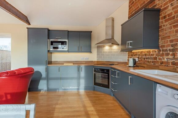 The Cow Shed - Helsey Farm Cottages, Helsey